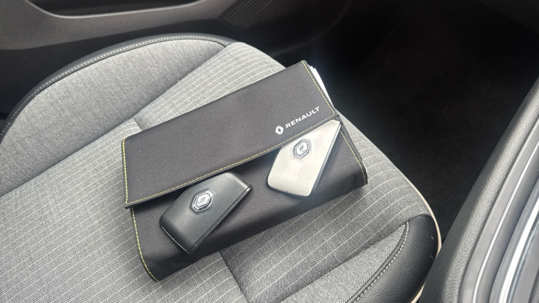 Renault Clio 1.6 E-TECH Hybrid 140 Lutecia SE 5dr Auto Hybrid Hatchback